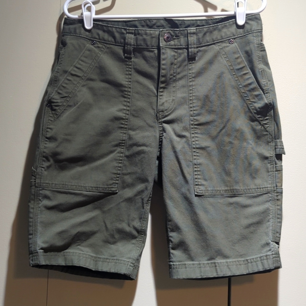 Women's Dark Green Duluth Trading Curvesetter waistband shorts